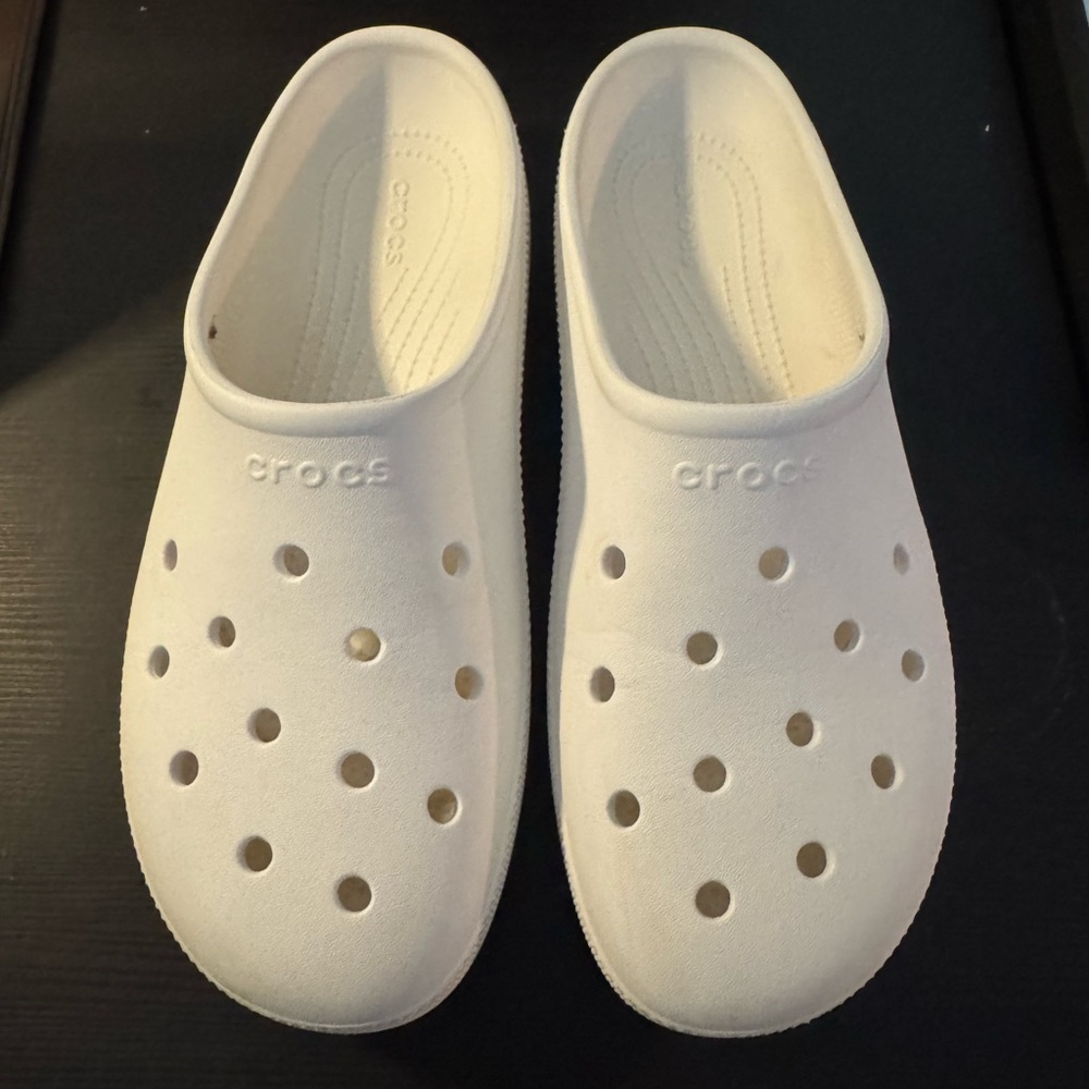 CROCS White Low Profile Clogs M9 W11